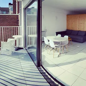 Zonnige studio aan de zeedijk van Middelkerke. België
