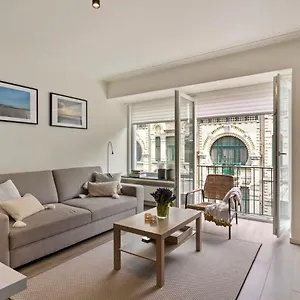 Spacious Apt Near The Beach In The Heart Of The Lively City Center België