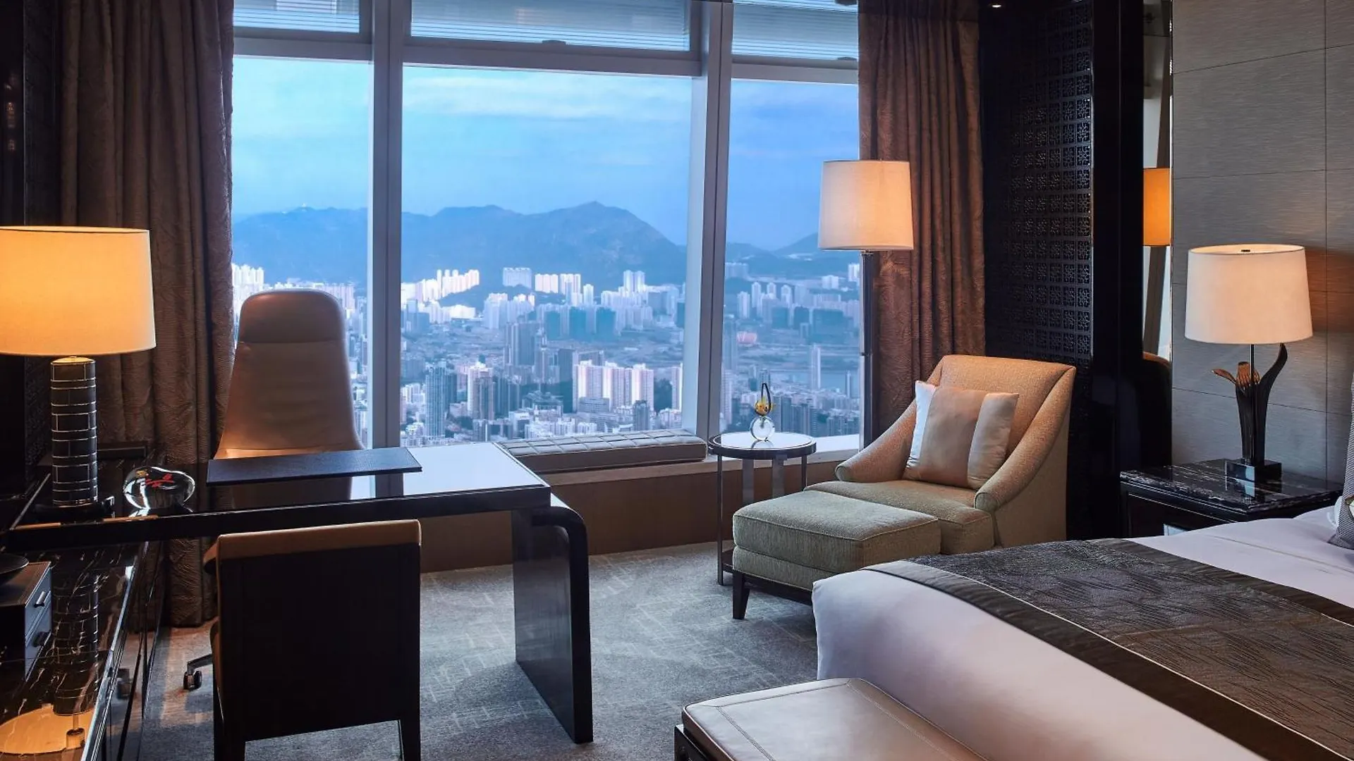 The Ritz-Carlton, Hong Kong Hotel 5*,  China