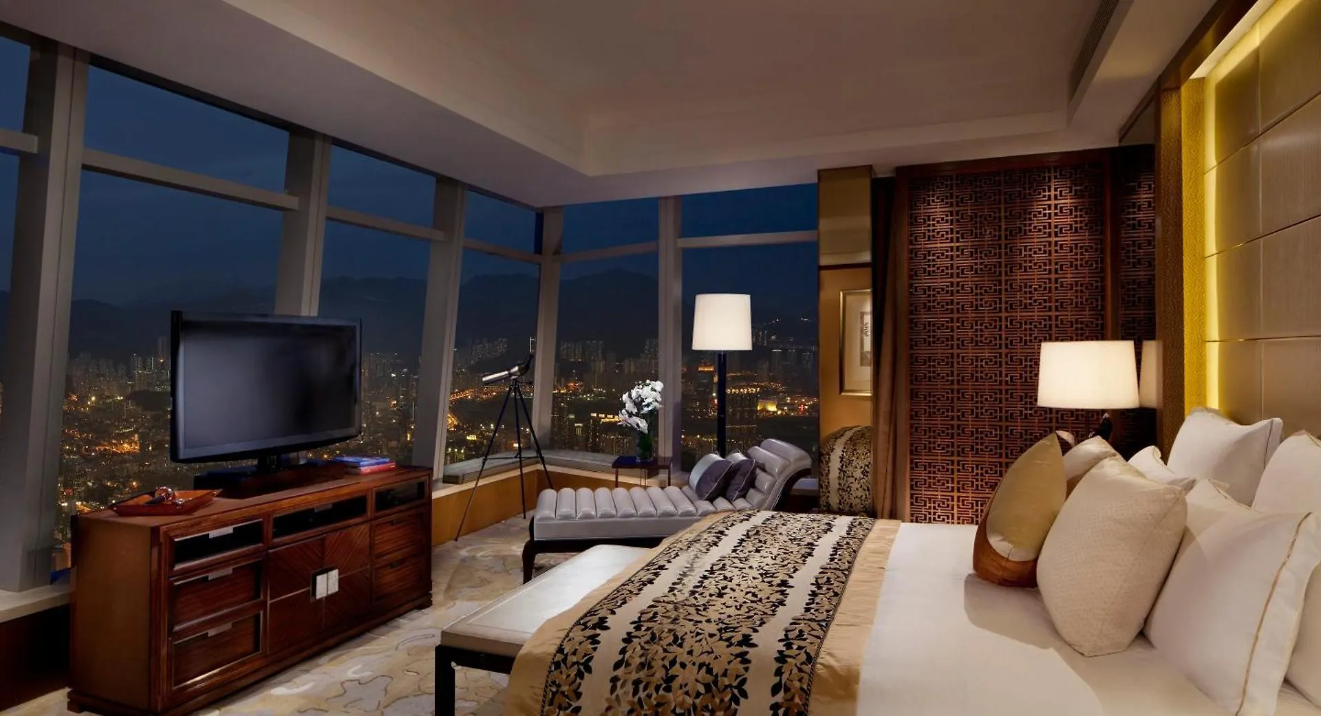 The Ritz-Carlton, Hong Kong Hotel