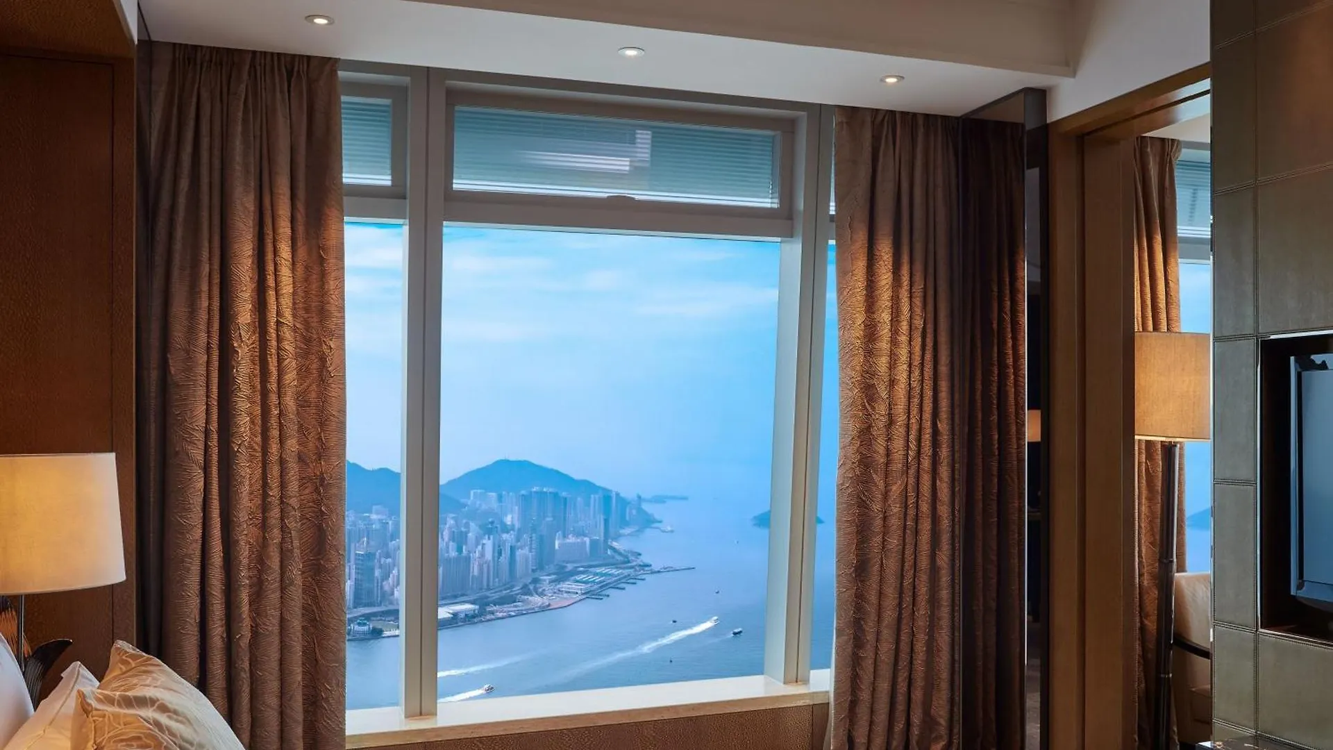 The Ritz-Carlton, Hong Kong Hotel 5*,  China