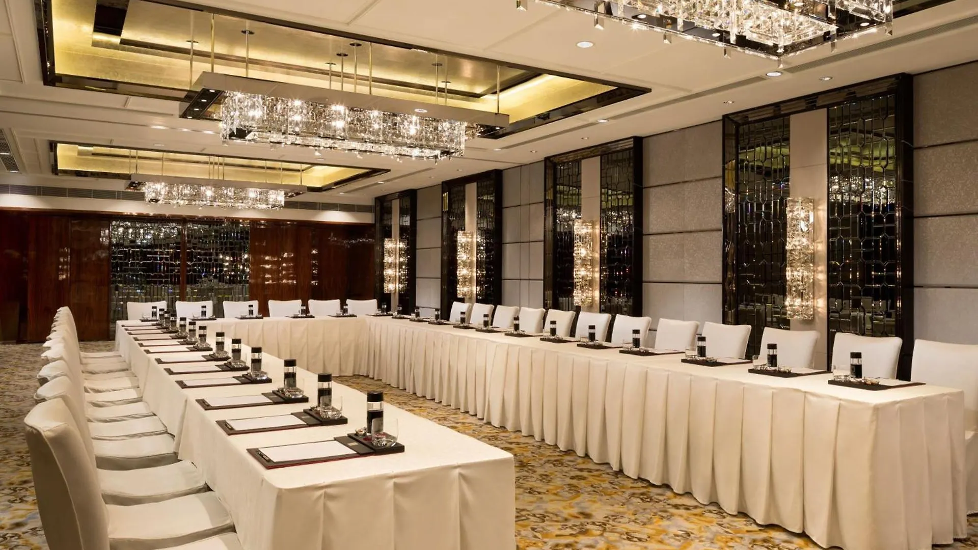 The Ritz-Carlton, Hong Kong Hotel