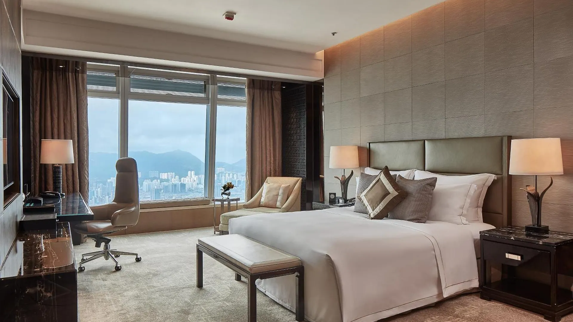 The Ritz-Carlton, Hong Kong Hotel